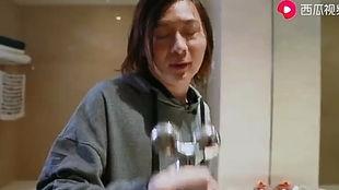 徐佳佳吃瓜视频,揭秘娱乐圈幕后真相