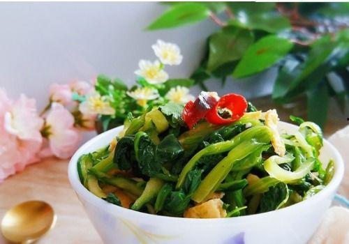 吃瓜可以吃菠菜吗,吃瓜也能吃菠菜？揭秘日常蔬果的多样食用方式